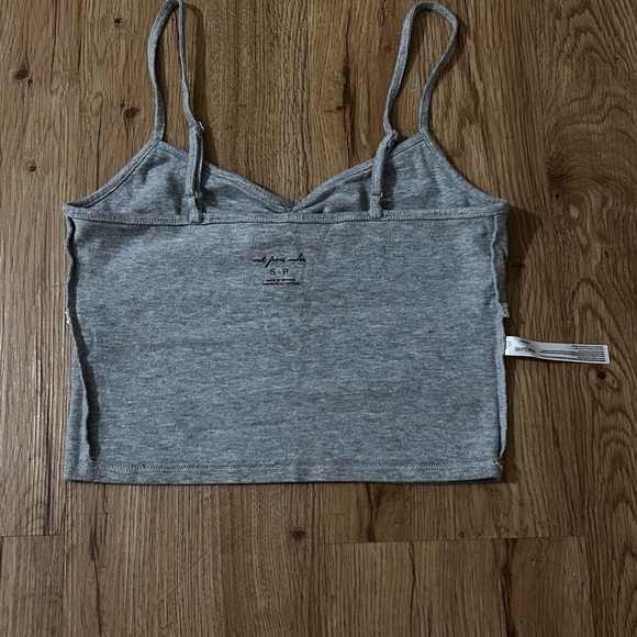 Urban Outfitters Gray Crop Top - Picture 3 of 3